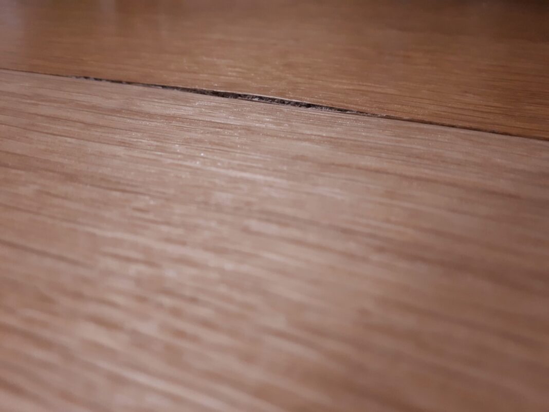 Jak naprawić spuchnięty blat? Poradnik i skuteczne metody