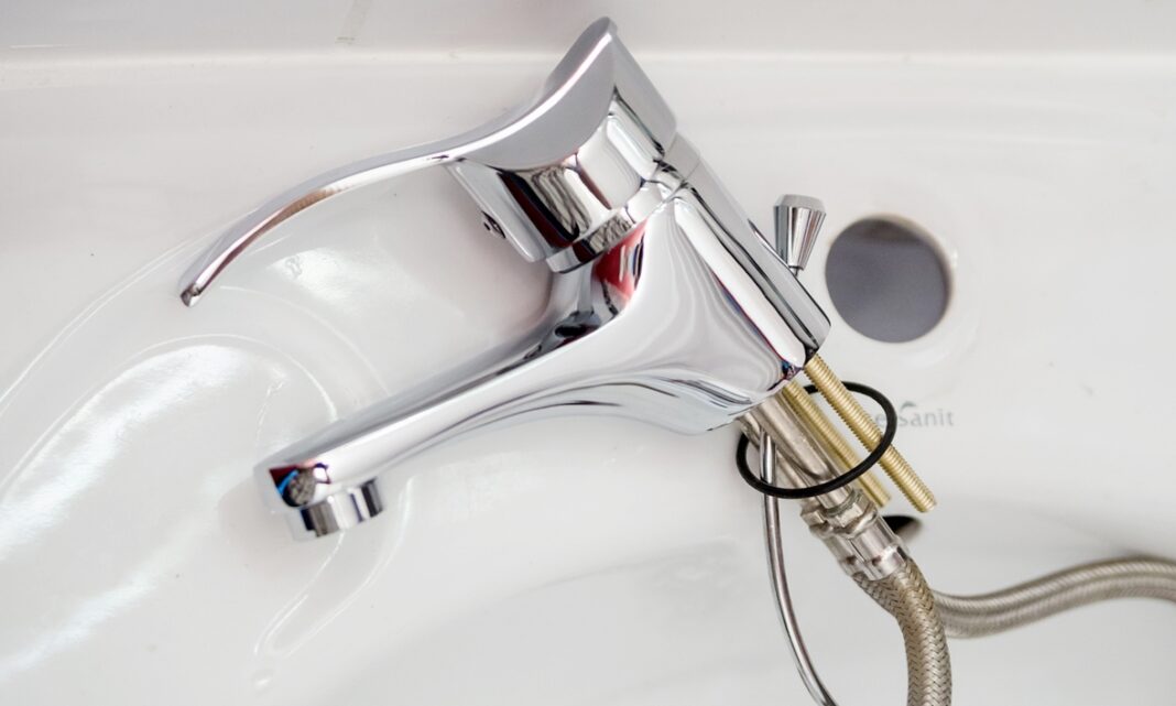 Jak odkręcić kran? Poradnik krok po kroku i demontaż