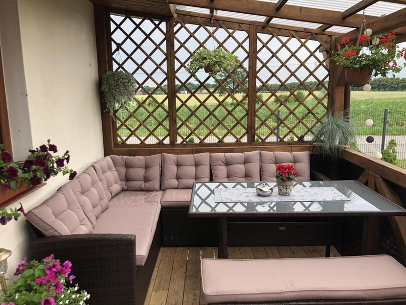 Jak osłonić boki tarasu przed deszczem? Poradnik i rodzaje osłon