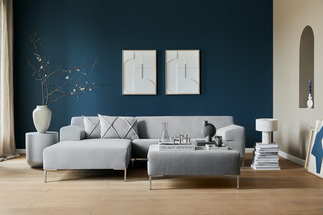 Jak pomalować salon nowocześnie? Przewodnik po trendach i technikach